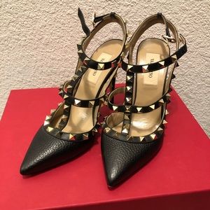 Valentino Rockstud Black Grained Leather Heels